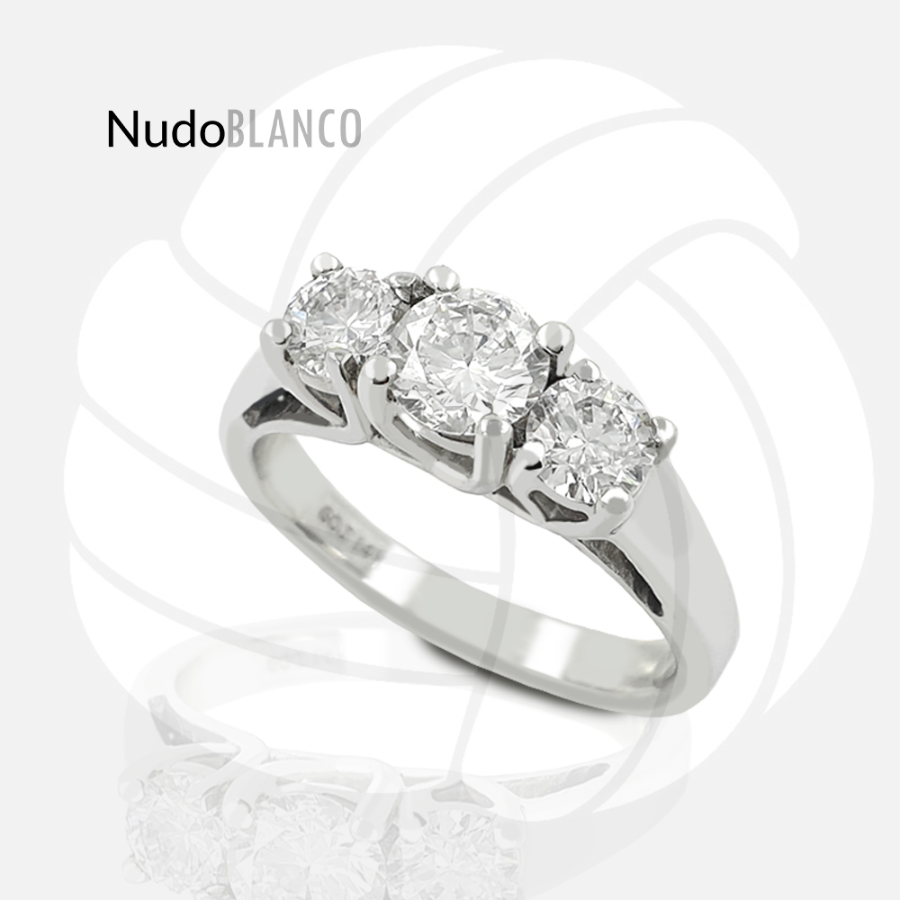14k Gold Ring with three brilliant diamonds 1ct
