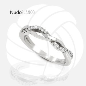 Gorgeous Interwoven Gold and Diamond Ring: A Symbol of Elegance