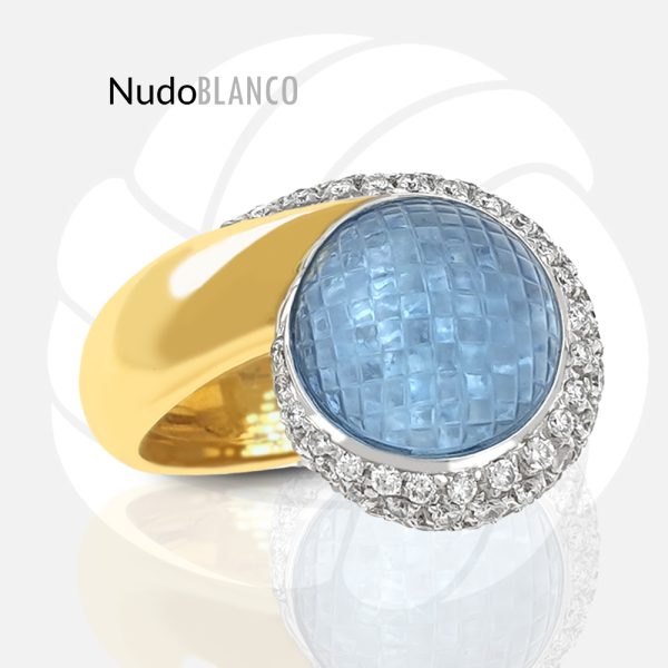 18k Gold Ring with 5.50ct Special Cut Aquamarine and 0.62ct Briliant cut Diamonds