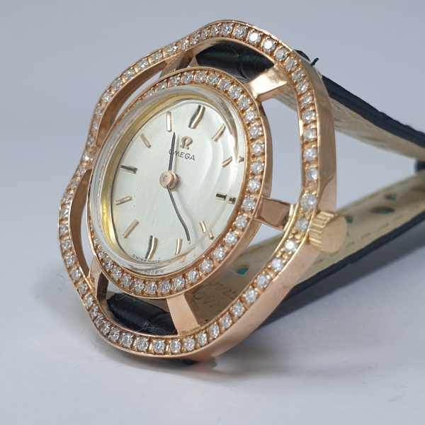 Beautiful Vintage Custom Omega Lady Gold Watch – 18K Gold with Natural Diamonds, Elegant and Unique Timepiece - Image 4