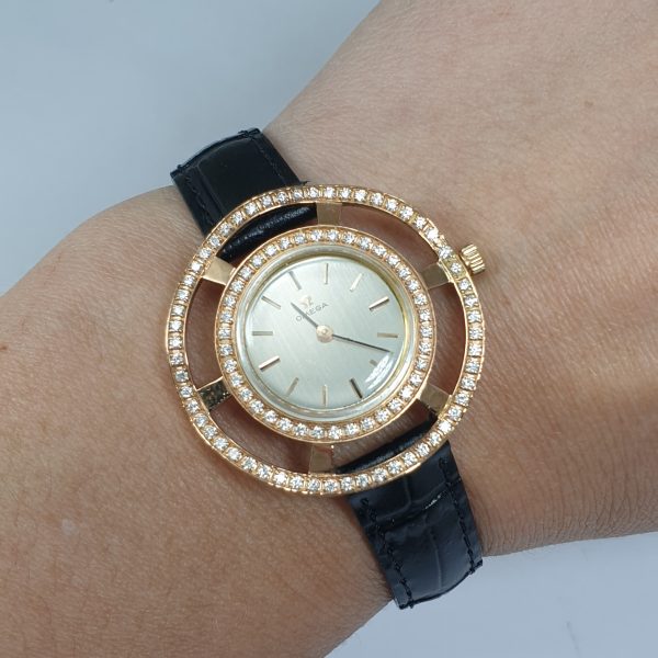 Beautiful Vintage Custom Omega Lady Gold Watch – 18K Gold with Natural Diamonds, Elegant and Unique Timepiece - Image 2