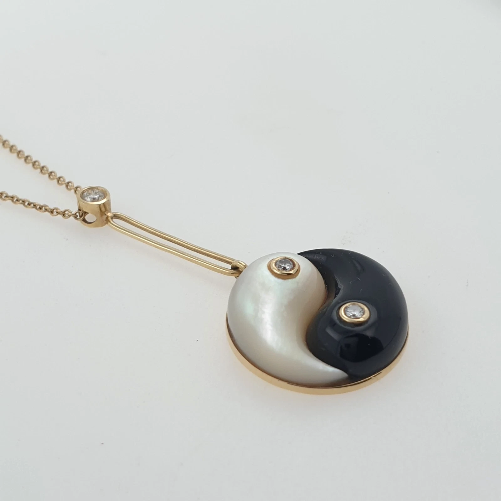 Retrouvai Pendant Necklace 14K Gold Yin Yang Diamonds Onyx and Mother of Pearl - Image 4