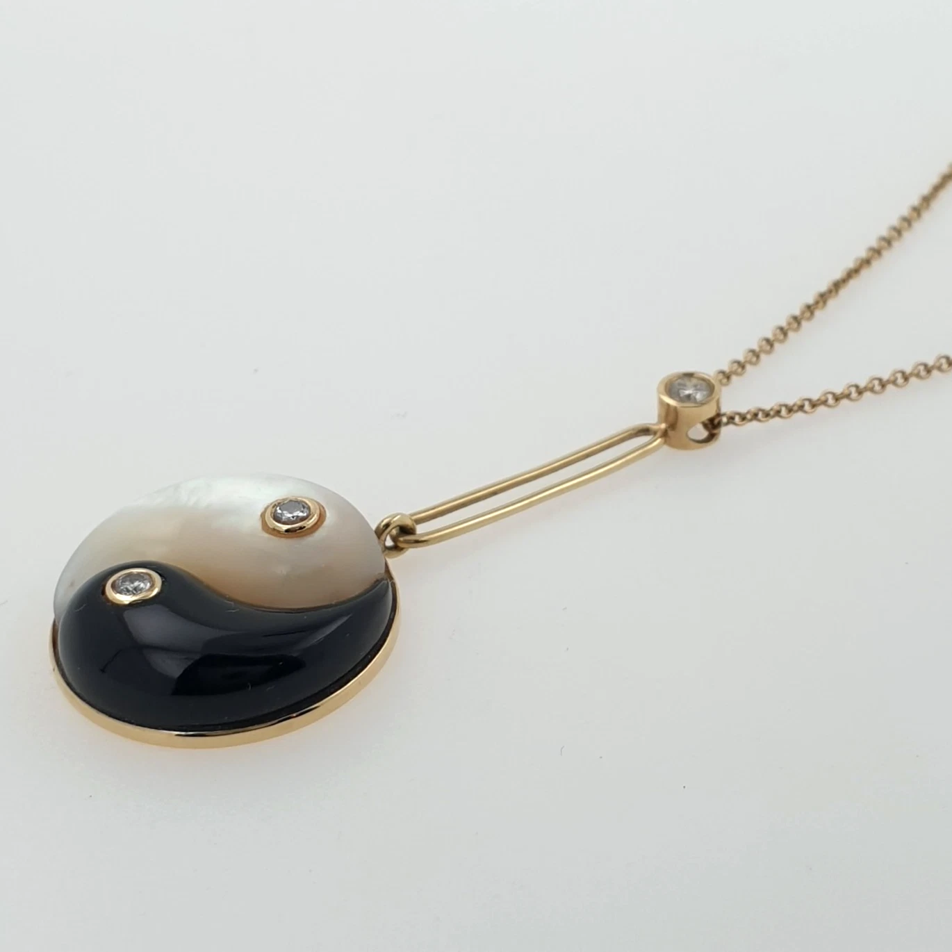 Retrouvai Pendant Necklace 14K Gold Yin Yang Diamonds Onyx and Mother of Pearl - Image 5